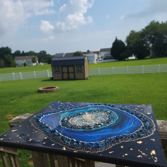 resin geode inspired wall art with real 24k gold flake and crystal quarts - Picture 13 of 17